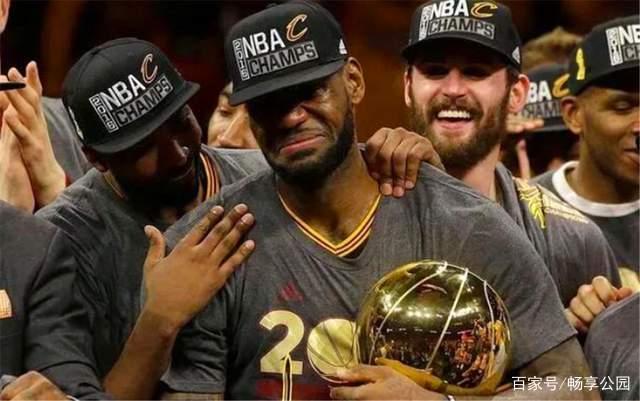 包含里程碑夜！亚特兰大更衣室发声，NBA常规赛赛前刷纪录，媒体盛赞，控场能力受关注的词条