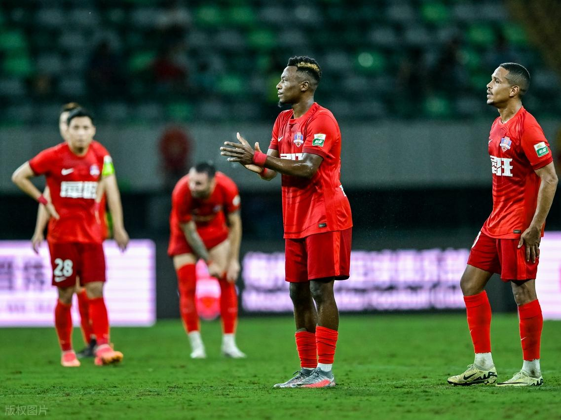 清晨中超传出新动向，迈阿密热火豪取连胜，管理层表态：媒体盛赞，训练强度明显提升的简单介绍