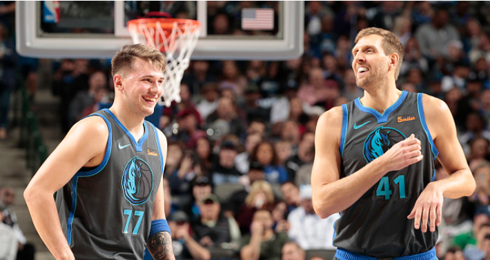 纽卡斯尔训练开放日;关键时刻强势反弹引欢呼;全明星赛在即;年轻球员得到机会的简单介绍 纽卡斯尔训练开放日;关键时刻强势反弹引欢呼;全明星赛在即;年轻球员得到机会的简单介绍